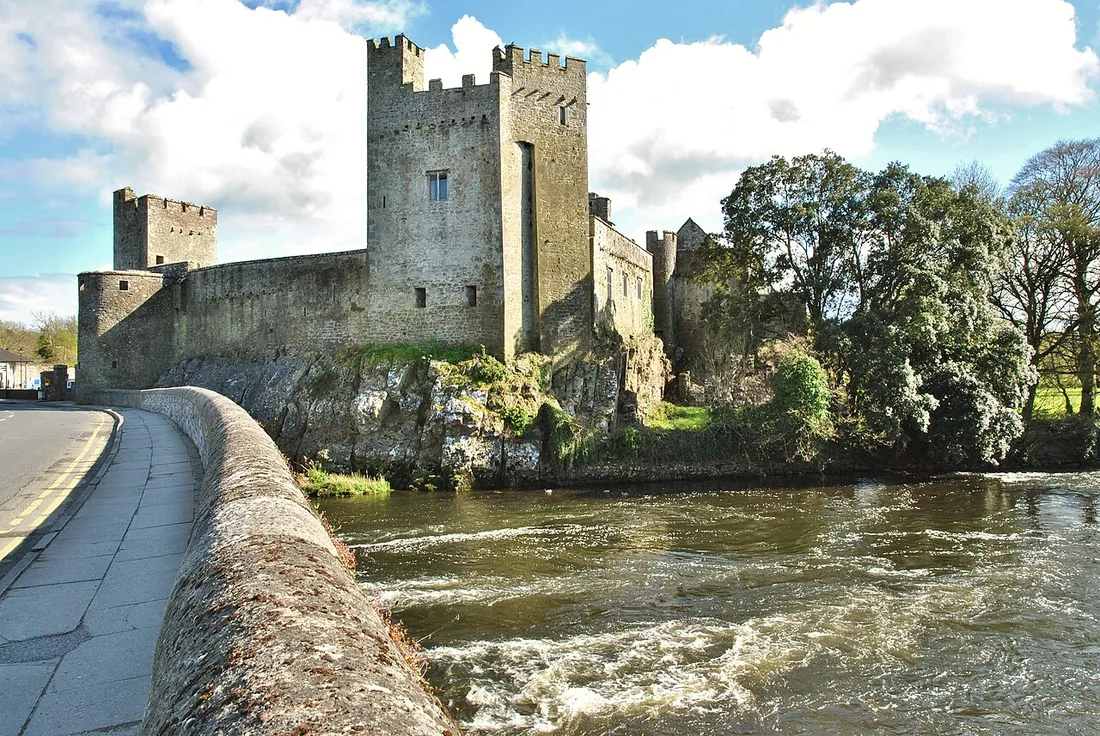 Exterior view of Cahir Castle