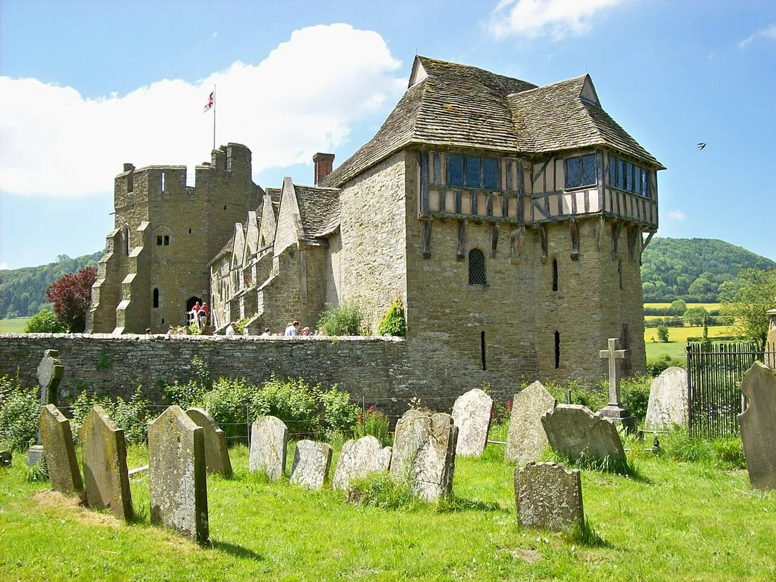 Exterior view of Stokesay Castle